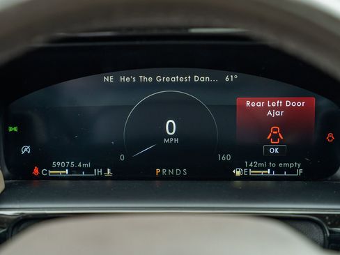 Used 2021 Lincoln Nautilus Reserve FWD image 32