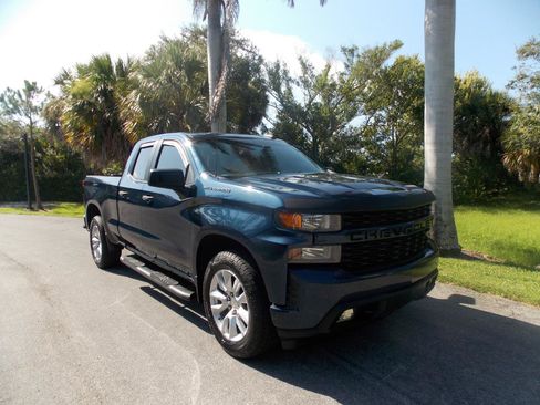 Used 2020 Chevrolet Silverado 1500 Custom w/ Custom Value Package RWD image 1