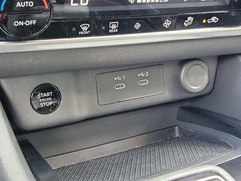 Used 2025 Nissan Rogue SV AWD/4WD image 29