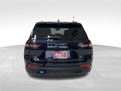 New 2024 Jeep Grand Cherokee Trailhawk w/ Advanced Protech Group II image 5