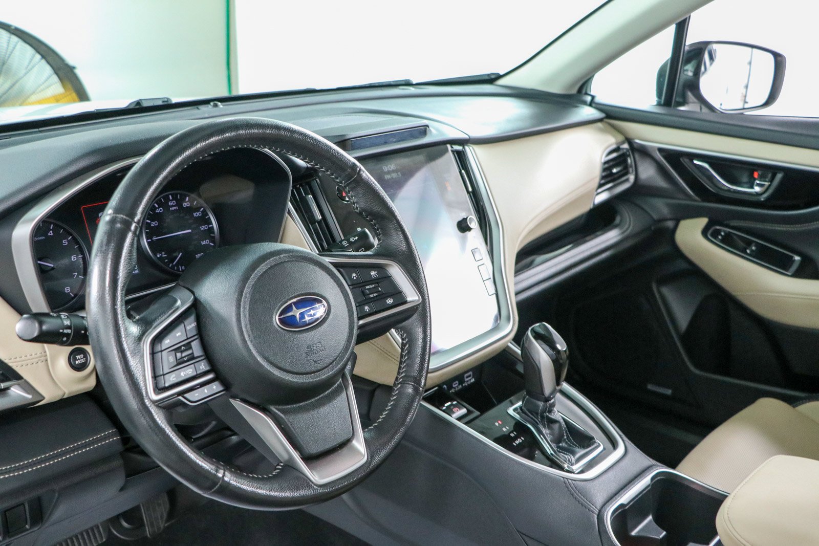 Used 2023 Subaru Outback Limited AWD/4WD image 23