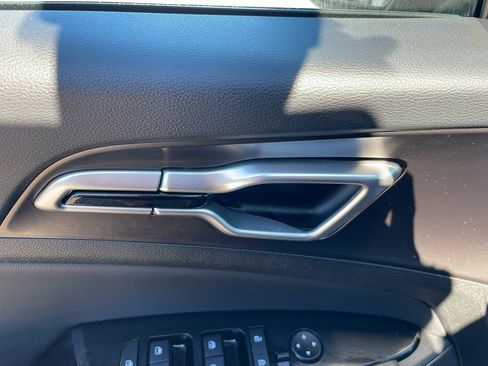 Used 2024 Kia Sportage EX image 9