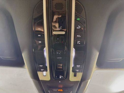 Certified 2023 Porsche Cayenne AWD/4WD image 25