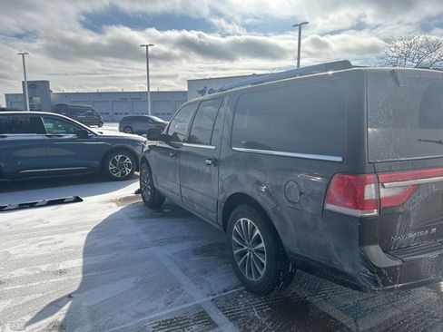 Used 2016 Lincoln Navigator L Select image 4