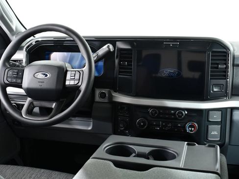 New 2026 Ford F350 XLT w/ XLT Premium Package AWD/4WD image 8