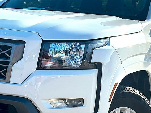 Used 2024 Nissan Frontier SV w/ SV Convenience Package RWD image 4