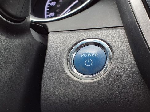 Used 2022 Toyota Camry XLE image 22