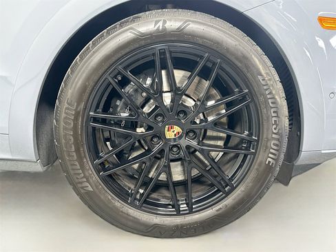 Certified 2025 Porsche Cayenne GTS image 14