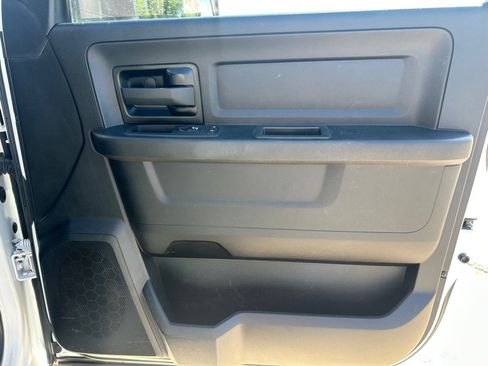 Used 2022 RAM 2500 Tradesman w/ Chrome Appearance Group AWD/4WD image 12