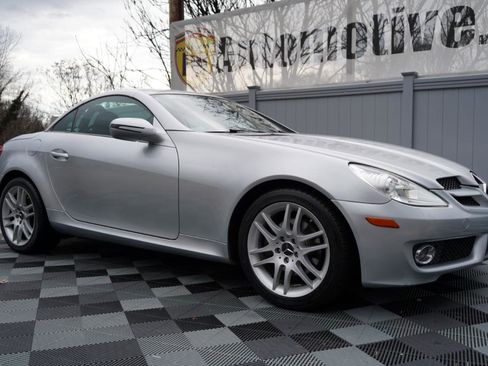 Used 2009 Mercedes-Benz SLK 300 2dr Roadster 3.0L w/ Premium I Pkg image 63