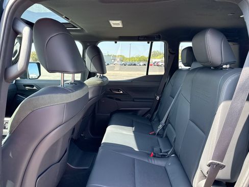 Used 2025 Lexus GX 550 w/ Accessory Package (32) AWD/4WD image 25