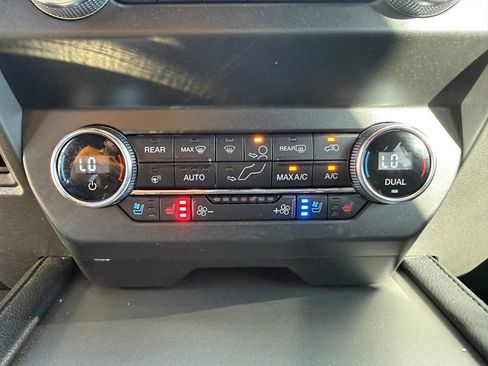 Used 2020 Ford Expedition XLT w/ Equipment Group 202A AWD/4WD image 20