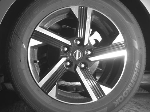 Used 2025 Nissan Sentra SV FWD image 14