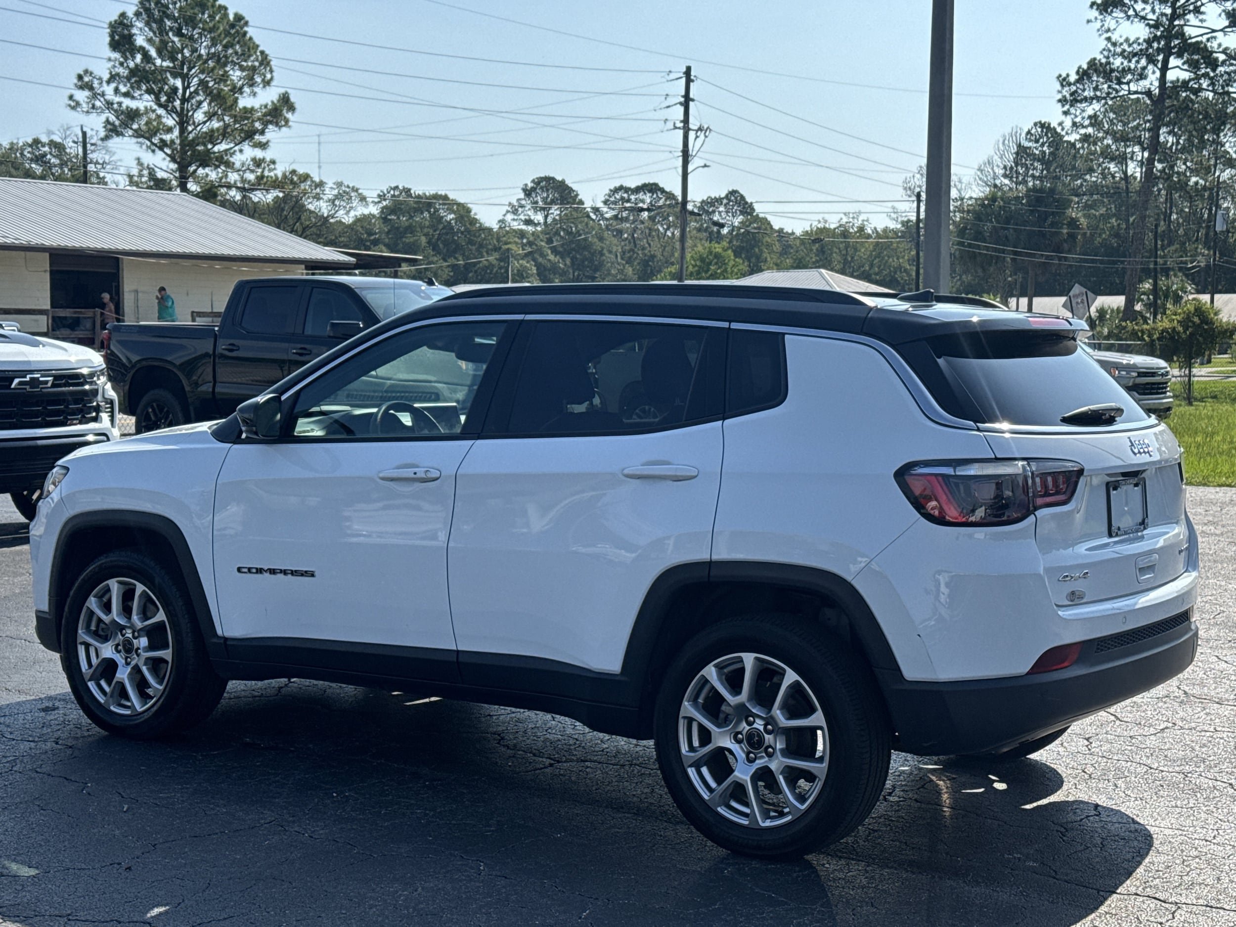 Used 2025 Jeep Compass Limited AWD/4WD image 7
