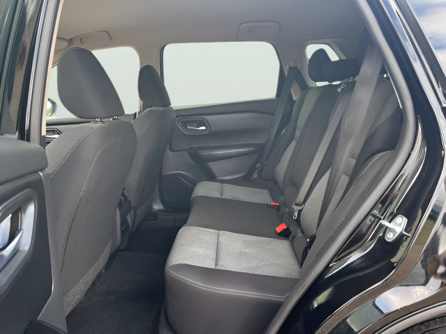 Used 2025 Nissan Rogue SV AWD/4WD image 32