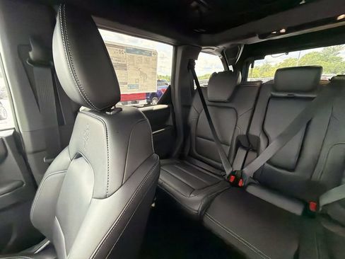 New 2026 Ford Bronco Outer Banks AWD/4WD image 12
