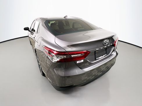 Used 2021 Toyota Camry XLE image 8
