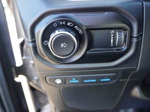 Certified 2025 Jeep Wrangler Unlimited Sahara w/ Safety Group image 24