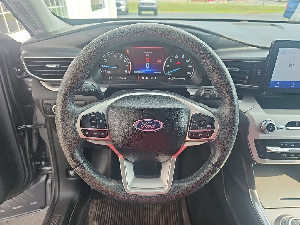Used 2023 Ford Explorer XLT w/ Equipment Group 202A AWD/4WD image 14