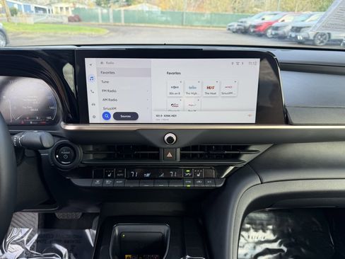 Used 2024 Toyota Crown XLE image 21