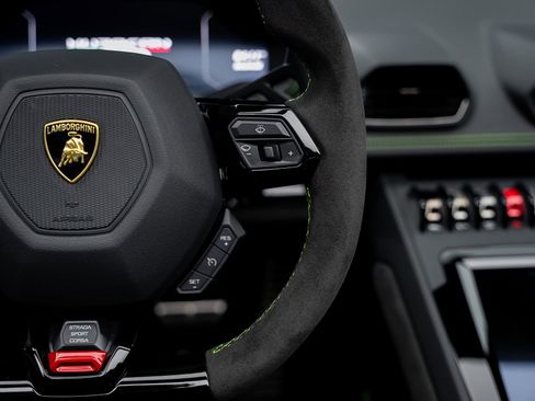 Used 2024 Lamborghini Huracan EVO AWD/4WD image 41