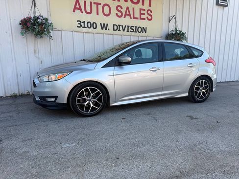 Used 2015 Ford Focus SE w/ SE Sport Package FWD image 8
