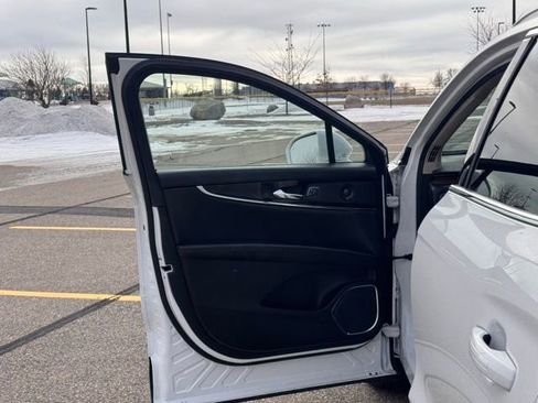 Used 2022 Lincoln Nautilus Reserve w/ Equipment Group 201A image 4