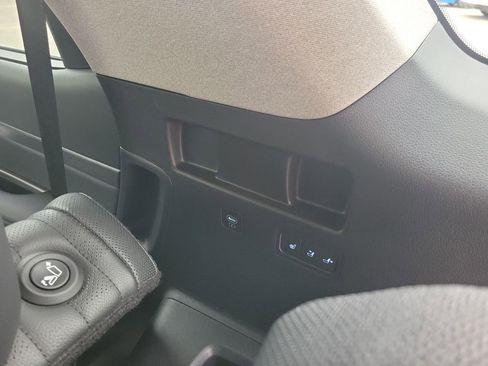 Used 2024 Hyundai Palisade Limited image 36