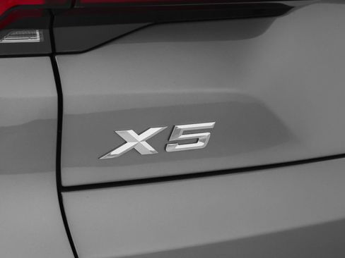 Used 2026 BMW X5 xDrive40i w/ M Sport Package AWD/4WD image 19