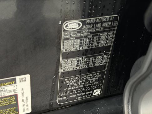 Used 2023 Land Rover Defender 110 S image 29