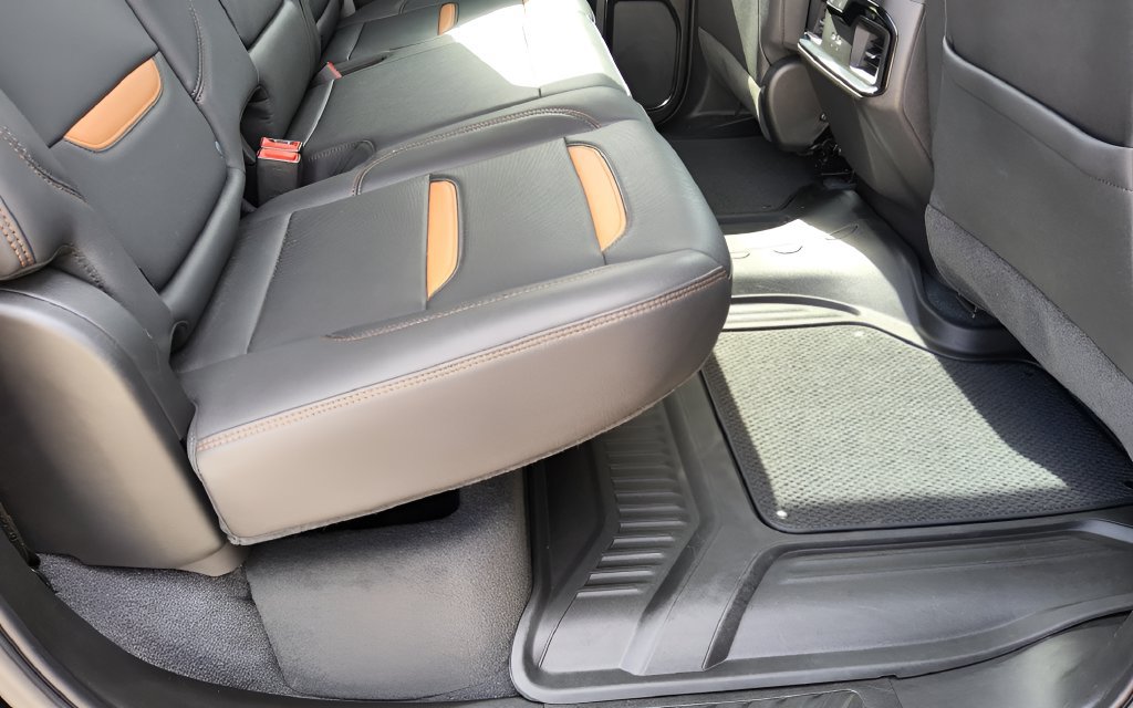 Used 2023 GMC Sierra 1500 AT4 w/ AT4 Premium Package AWD/4WD image 36