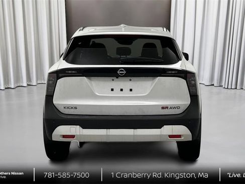 New 2025 Nissan Kicks SR w/ Illumination Package image 6