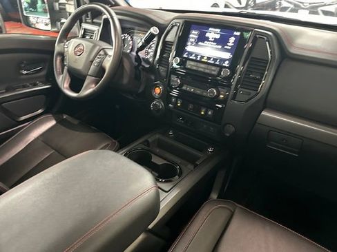 Used 2017 Nissan Titan SL RWD image 17