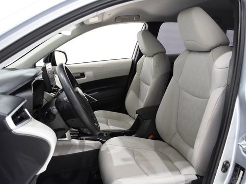 Used 2025 Toyota Corolla Cross L FWD image 21