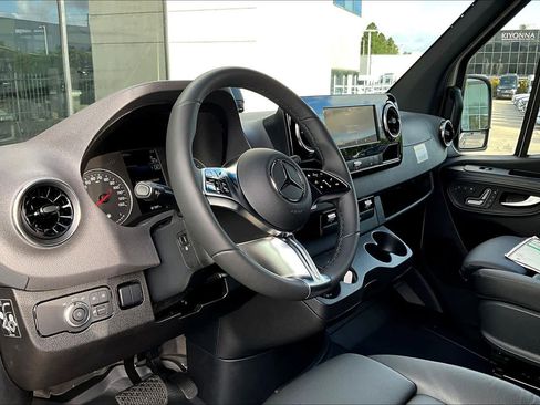 New 2025 Mercedes-Benz Sprinter 2500 image 8