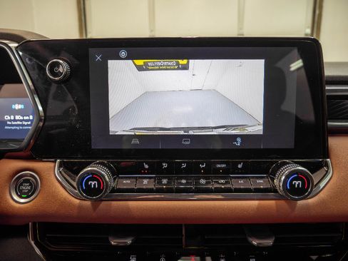Used 2024 GMC Canyon AT4 AWD/4WD image 25