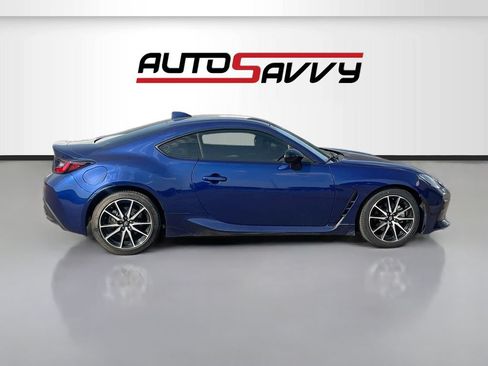 Used 2023 Toyota GR86 RWD image 8