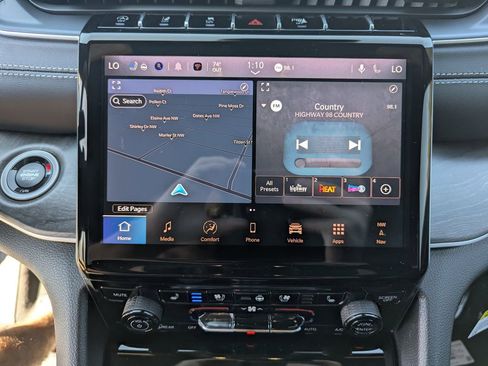 New 2025 Jeep Grand Cherokee Limited w/ Luxury Tech Group II AWD/4WD image 25