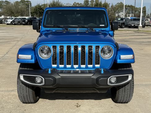 Used 2023 Jeep Wrangler Sahara w/ Cold Weather Group image 10