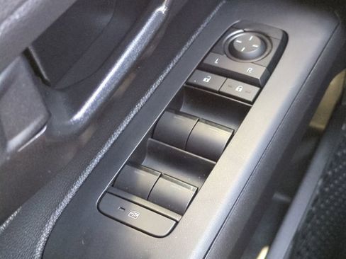 Used 2025 Toyota Tacoma Limited image 22