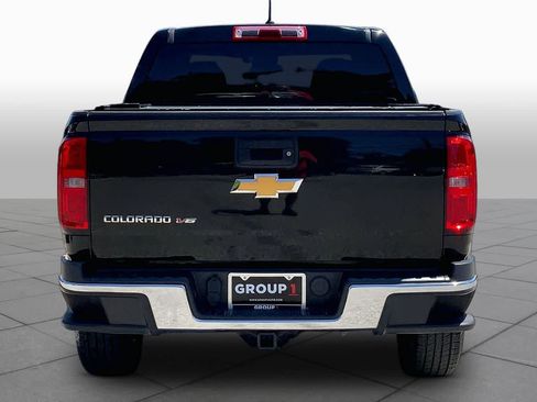 Used 2018 Chevrolet Colorado W/T w/ WT Convenience Package RWD image 4