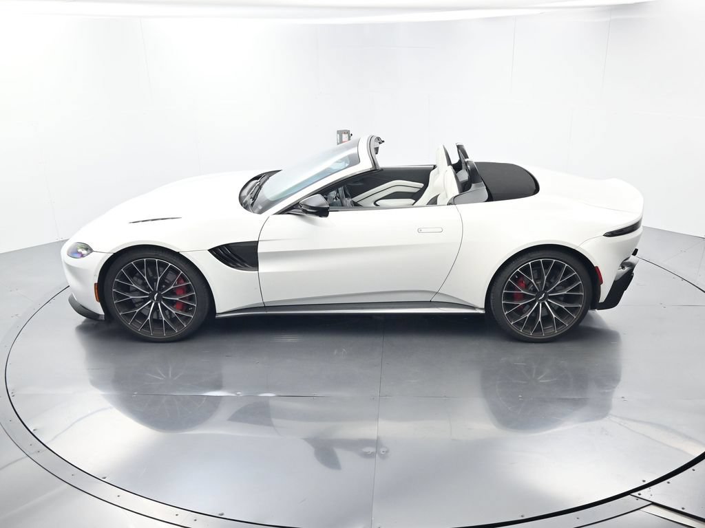 Used 2023 Aston Martin V8 Vantage Roadster RWD image 38