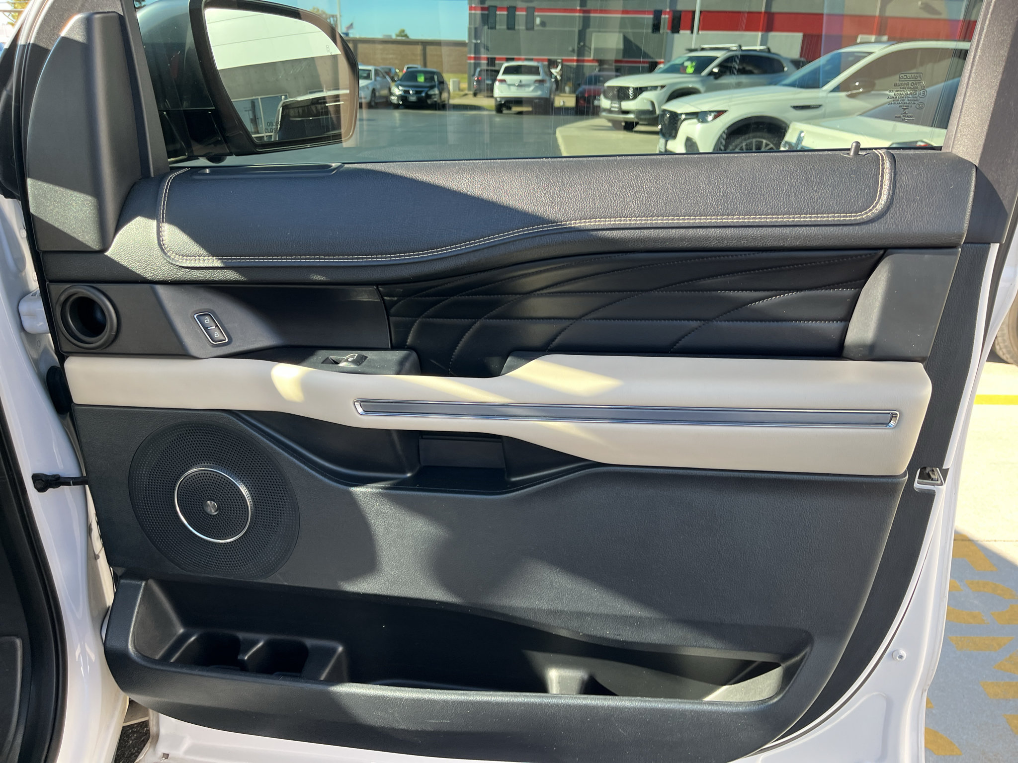 Used 2018 Ford Expedition Max Platinum AWD/4WD image 54