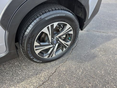 Used 2024 Subaru Crosstrek 2.0i Premium image 10