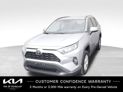 Used 2021 Toyota RAV4 XLE w/ XLE Grade Weather Package AWD/4WD image 1