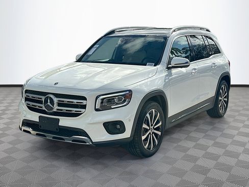 Used 2022 Mercedes-Benz GLB 250 4MATIC image 3