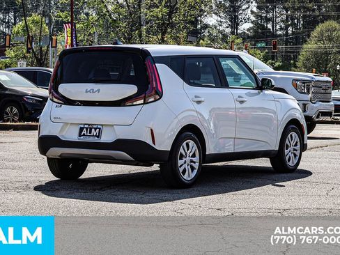 Used 2025 Kia Soul LX FWD image 6
