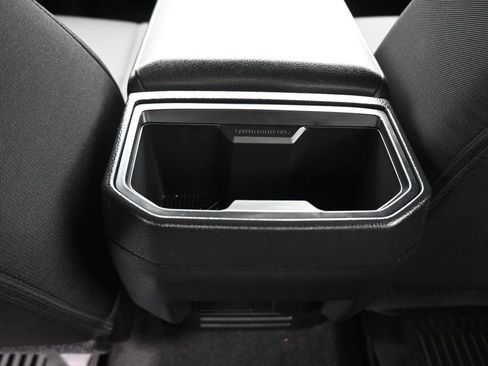 Used 2025 Toyota Tacoma SR image 34