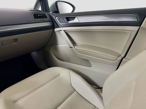 Used 2017 Volkswagen Golf Alltrack SE image 21