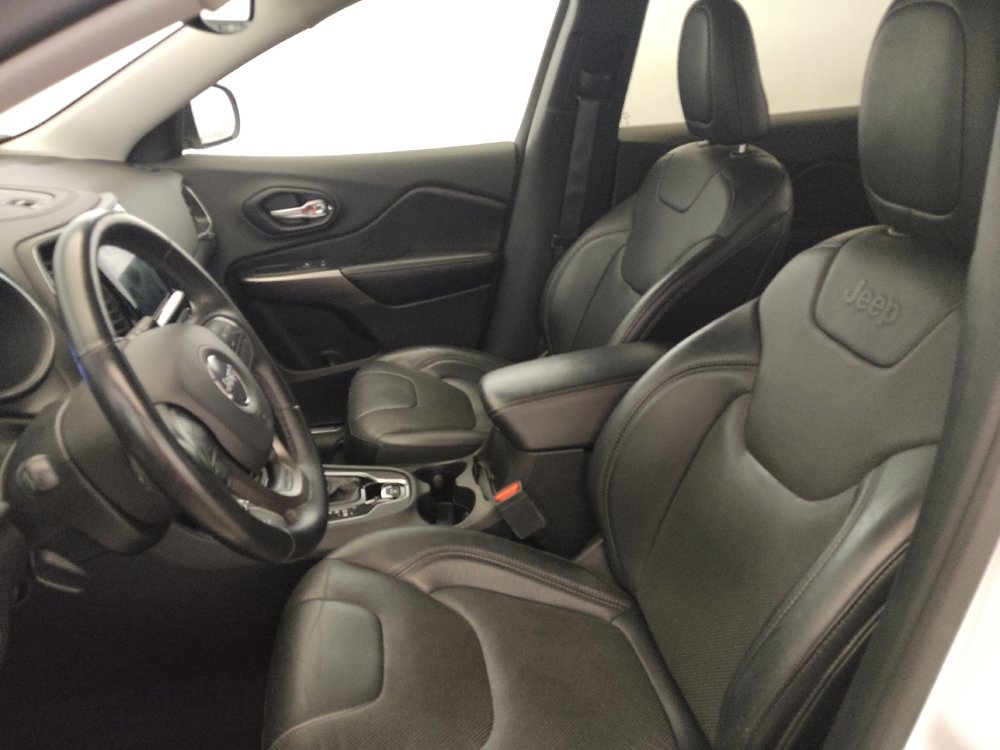 Used 2019 Jeep Cherokee Limited AWD/4WD image 17